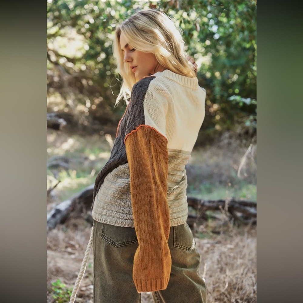 Mello. Multi Fabric Colorblock Sweater - Picture 4 of 5